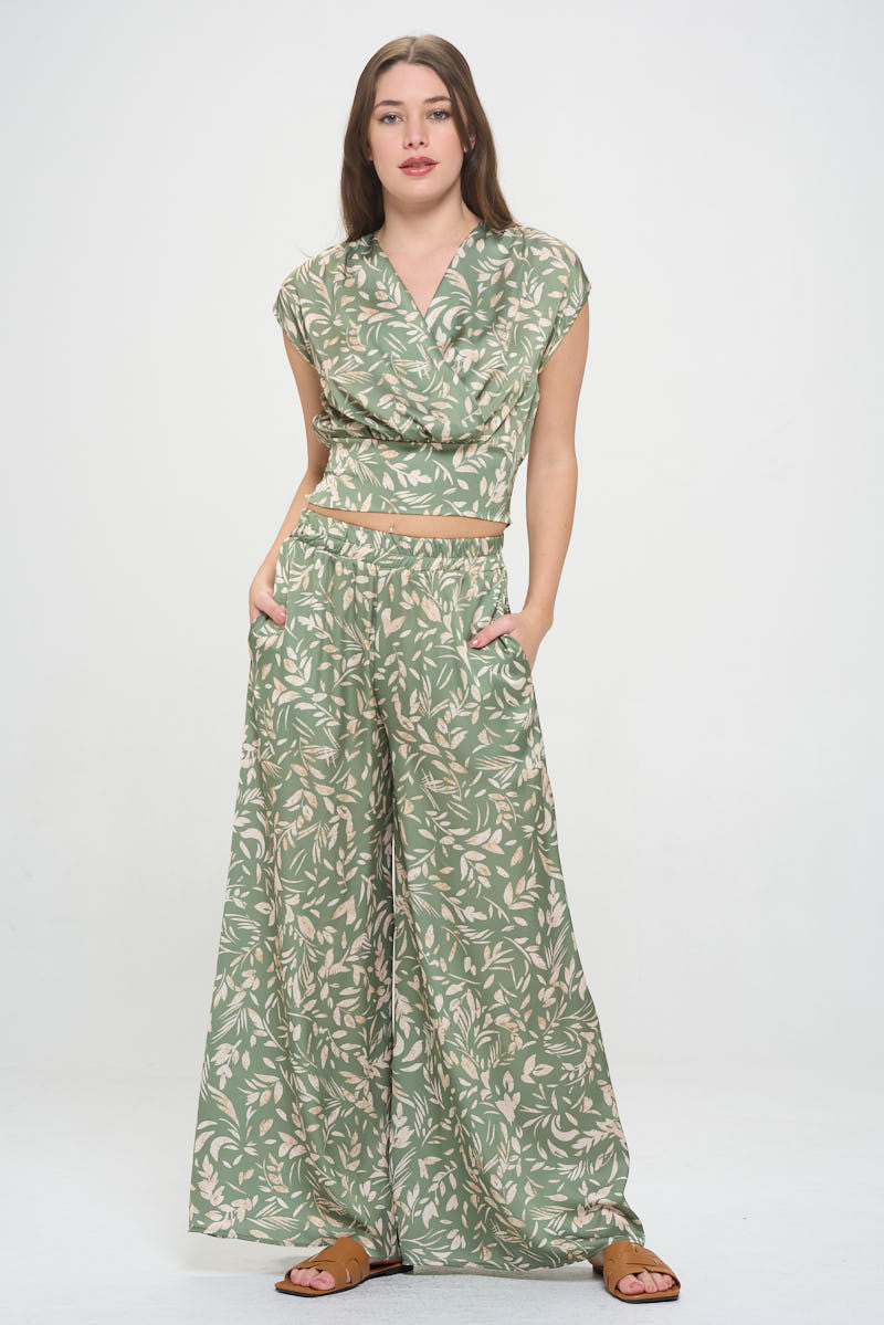 Satin Floral Print V neck Crop Top w Smock Back Detail-4